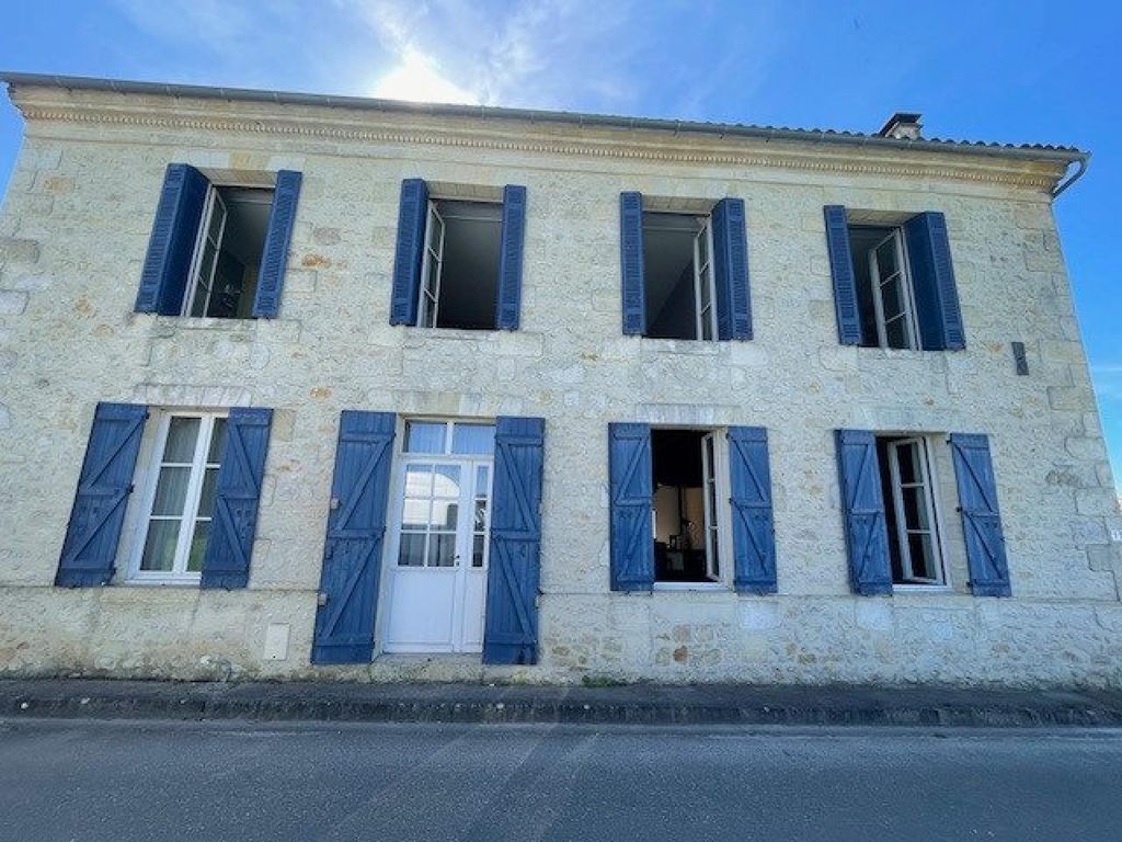 Achat maison à vendre 4 chambres 250 m² - Civrac-en-Médoc