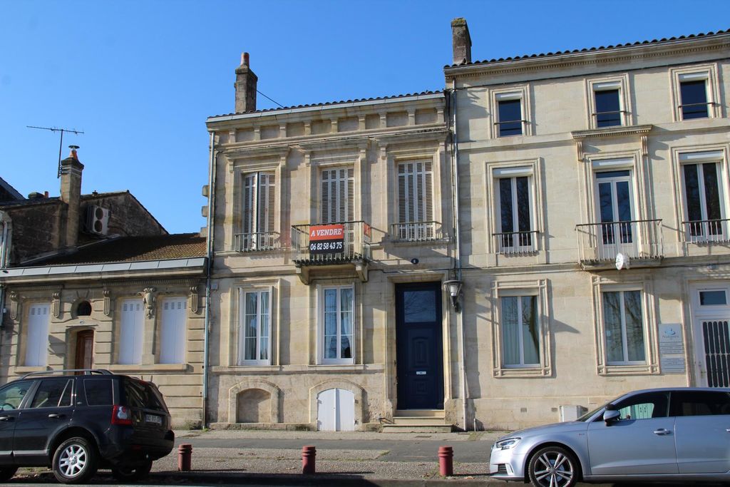 Achat maison à vendre 4 chambres 198 m² - Pauillac