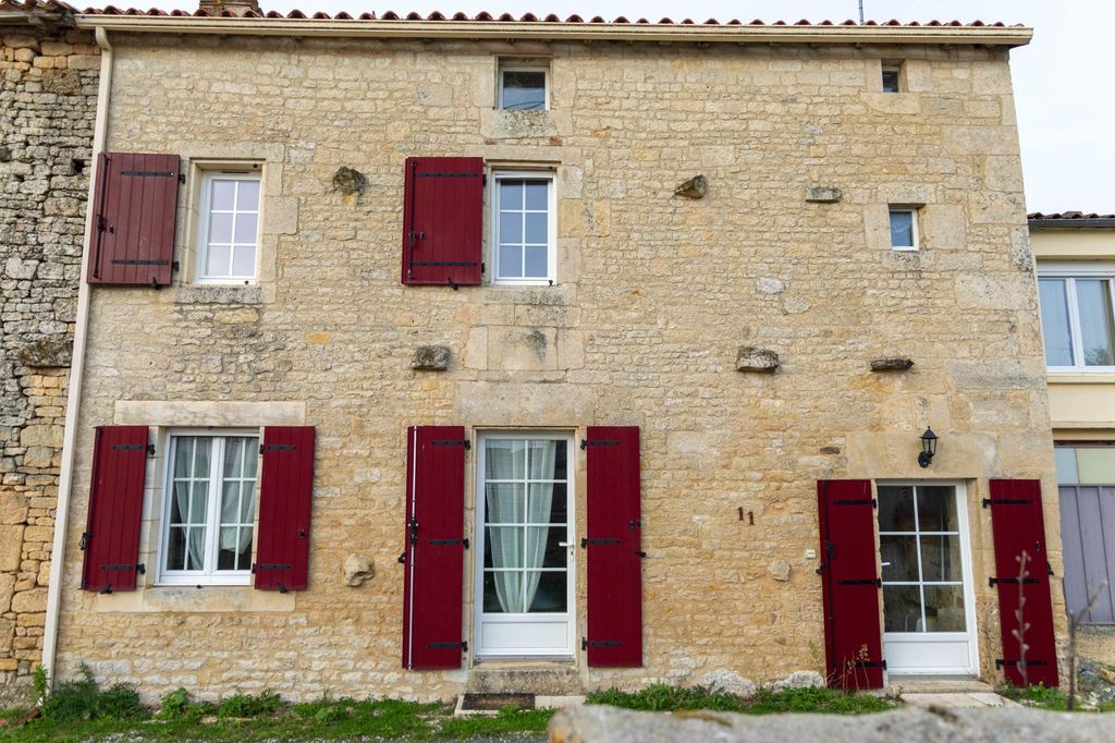 Achat maison à vendre 3 chambres 135 m² - Saint-Étienne-de-Brillouet