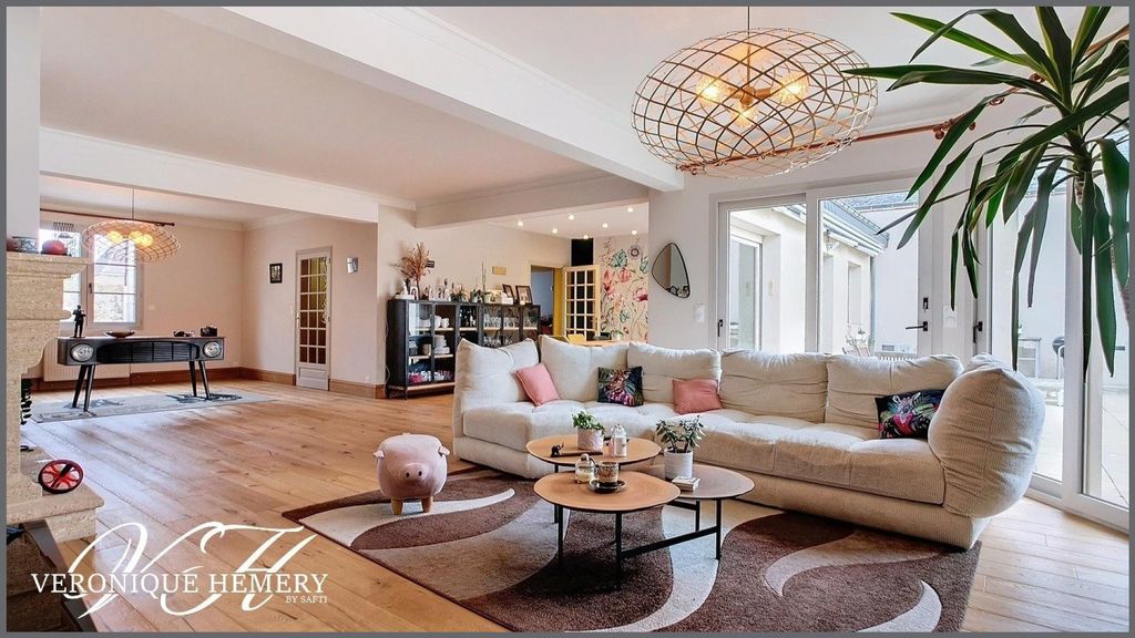 Achat maison à vendre 4 chambres 245 m² - Tiercé