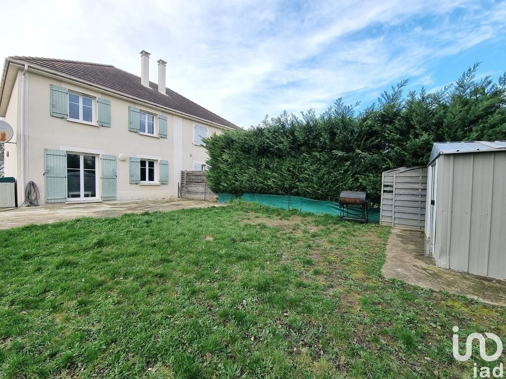 Achat maison à vendre 4 chambres 98 m² - Le Coudray-Montceaux