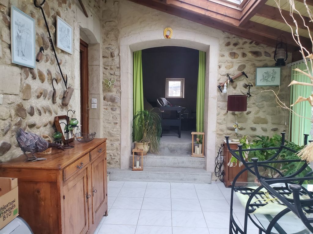 Achat maison à vendre 5 chambres 489 m² - Saint-Barthélemy-de-Vals