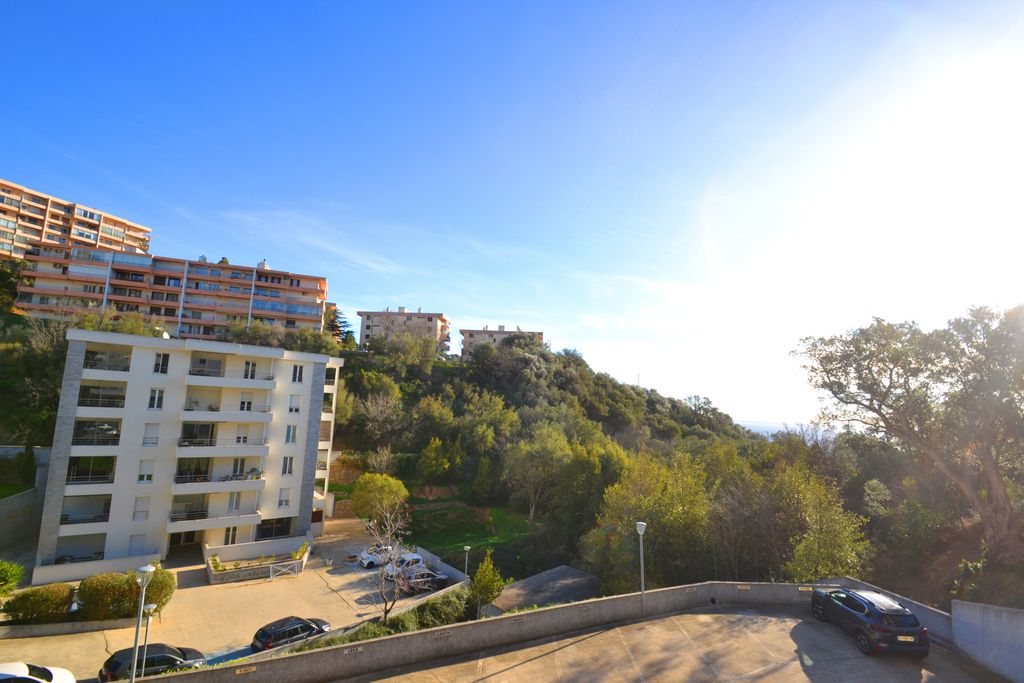 Achat appartement à vendre 3 pièces 75 m² - San-Martino-di-Lota
