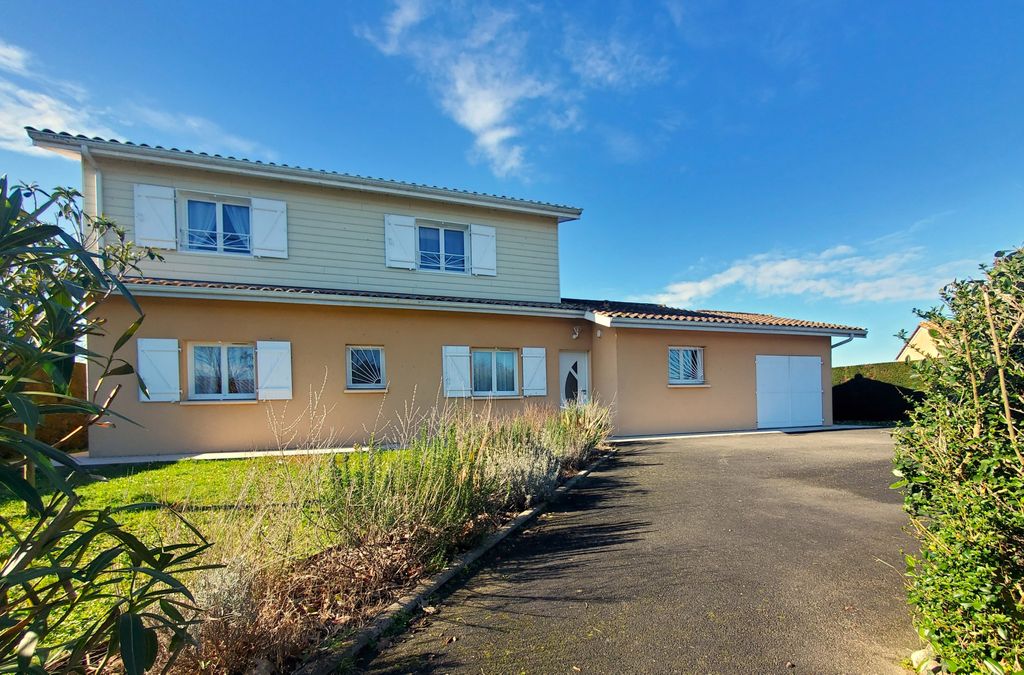 Achat maison à vendre 5 chambres 164 m² - Saint-Loubès