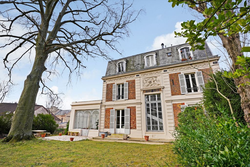 Achat maison à vendre 6 chambres 238 m² - Versailles