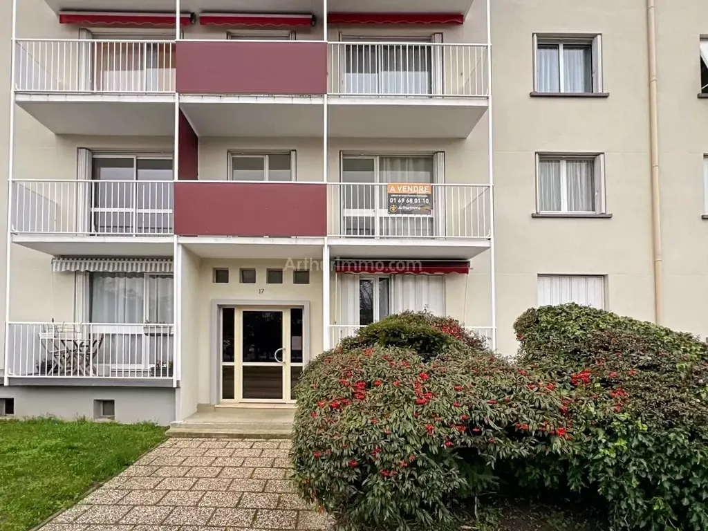 Achat appartement à vendre 4 pièces 76 m² - Saint-Fargeau-Ponthierry