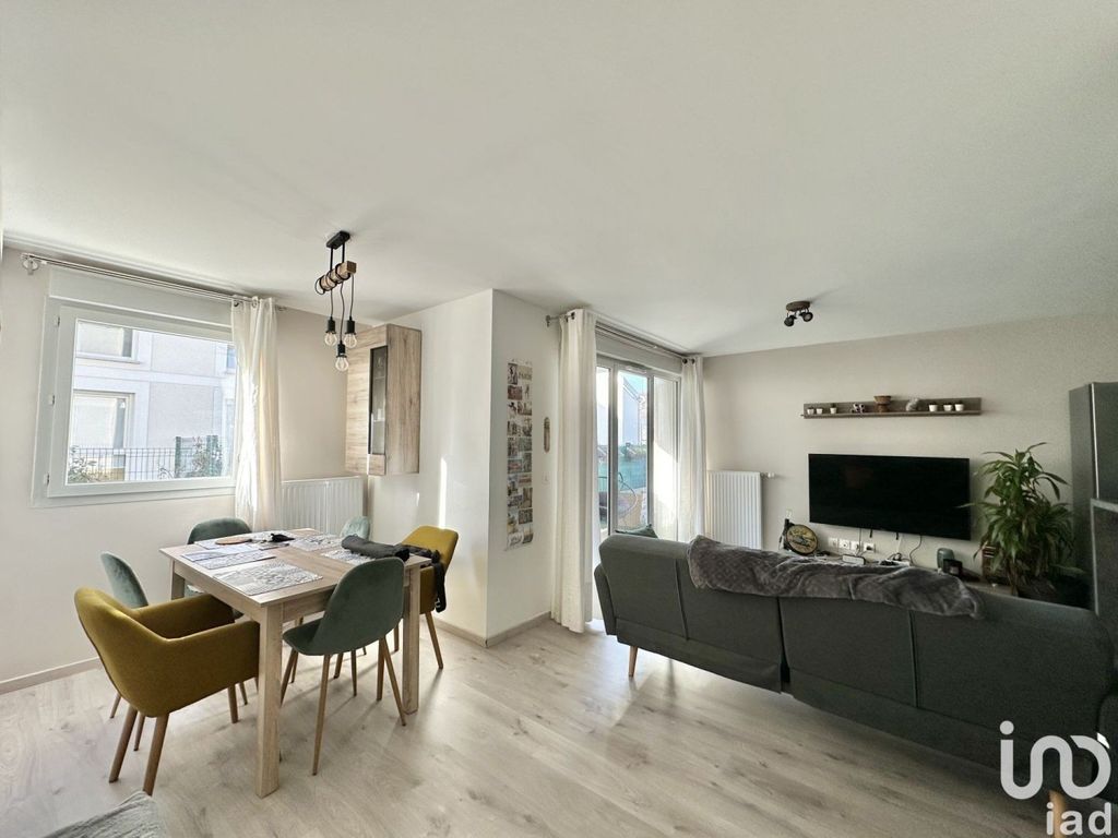 Achat appartement à vendre 2 pièces 52 m² - Chevry-Cossigny