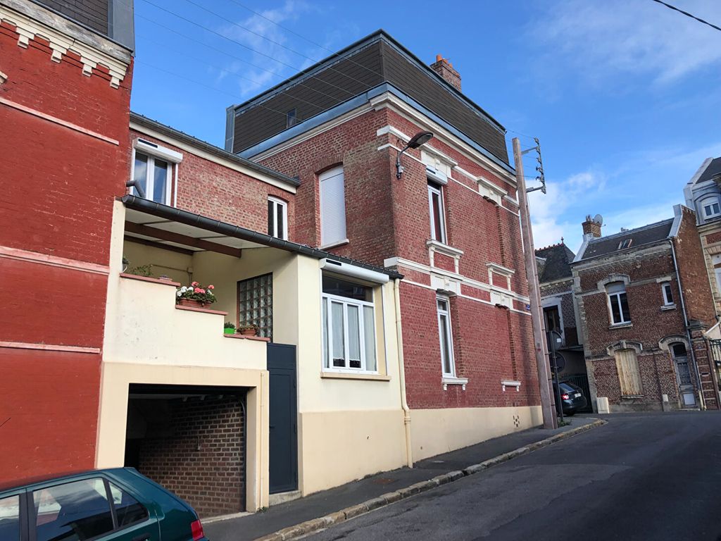 Achat maison à vendre 4 chambres 170 m² - Saint-Quentin