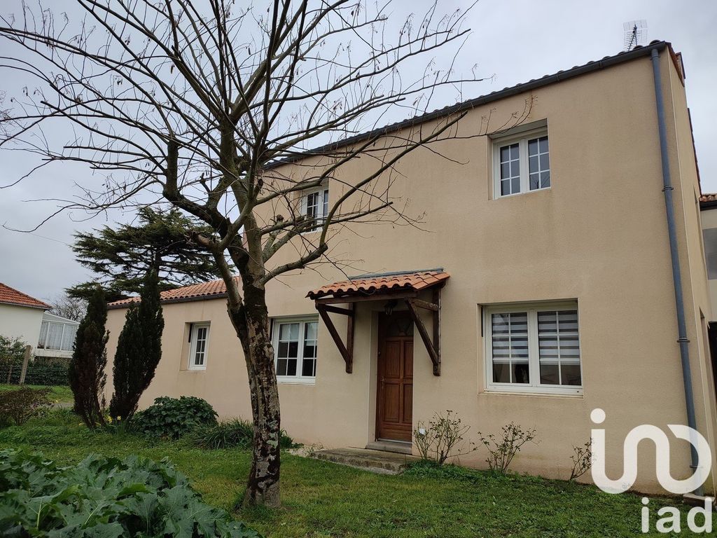 Achat maison à vendre 4 chambres 140 m² - Saint-Jean-de-Boiseau