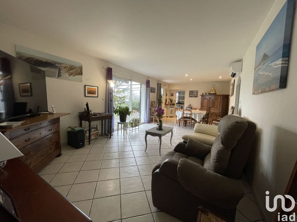 Achat maison à vendre 4 chambres 95 m² - Semussac