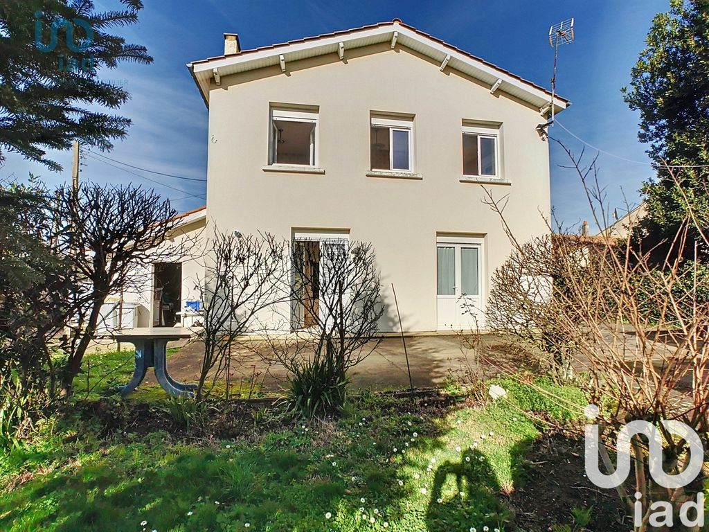 Achat maison à vendre 4 chambres 103 m² - Tonnay-Charente