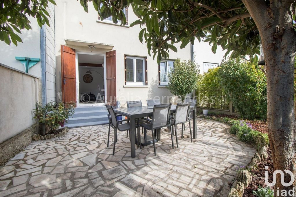 Achat maison à vendre 4 chambres 122 m² - Ormesson-sur-Marne