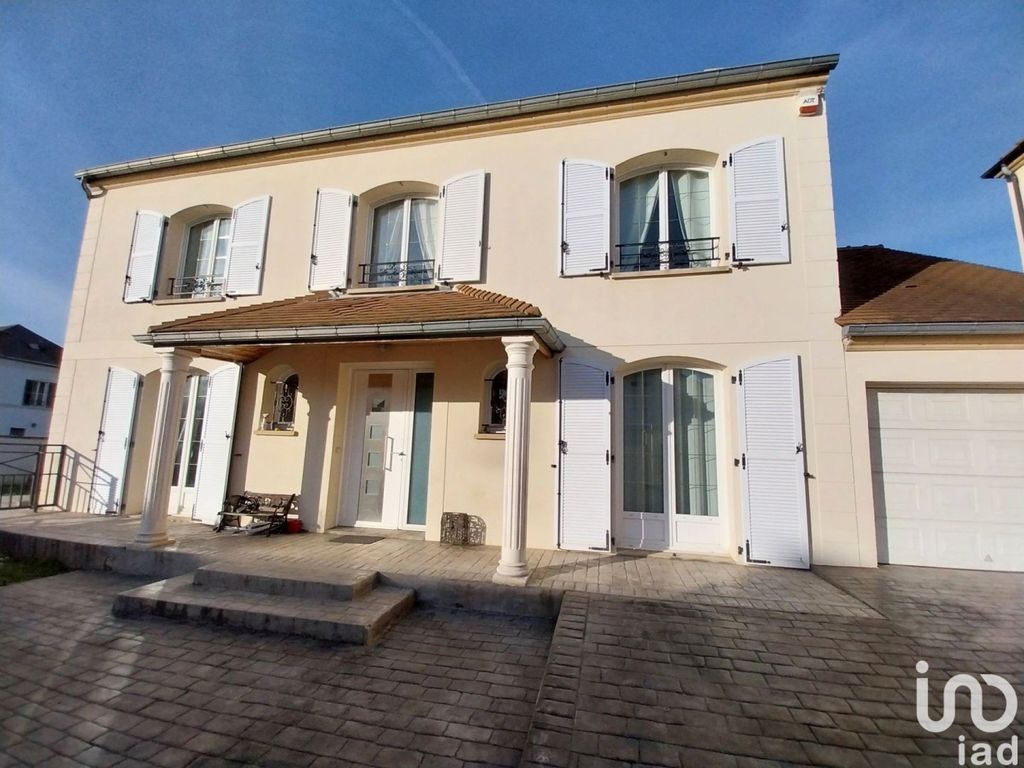 Achat maison à vendre 4 chambres 180 m² - Claye-Souilly