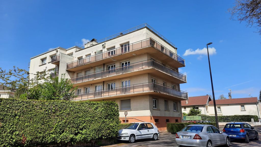 Achat appartement à vendre 4 pièces 62 m² - Luxeuil-les-Bains