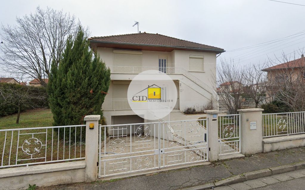 Achat maison à vendre 5 chambres 193 m² - Saint-Priest