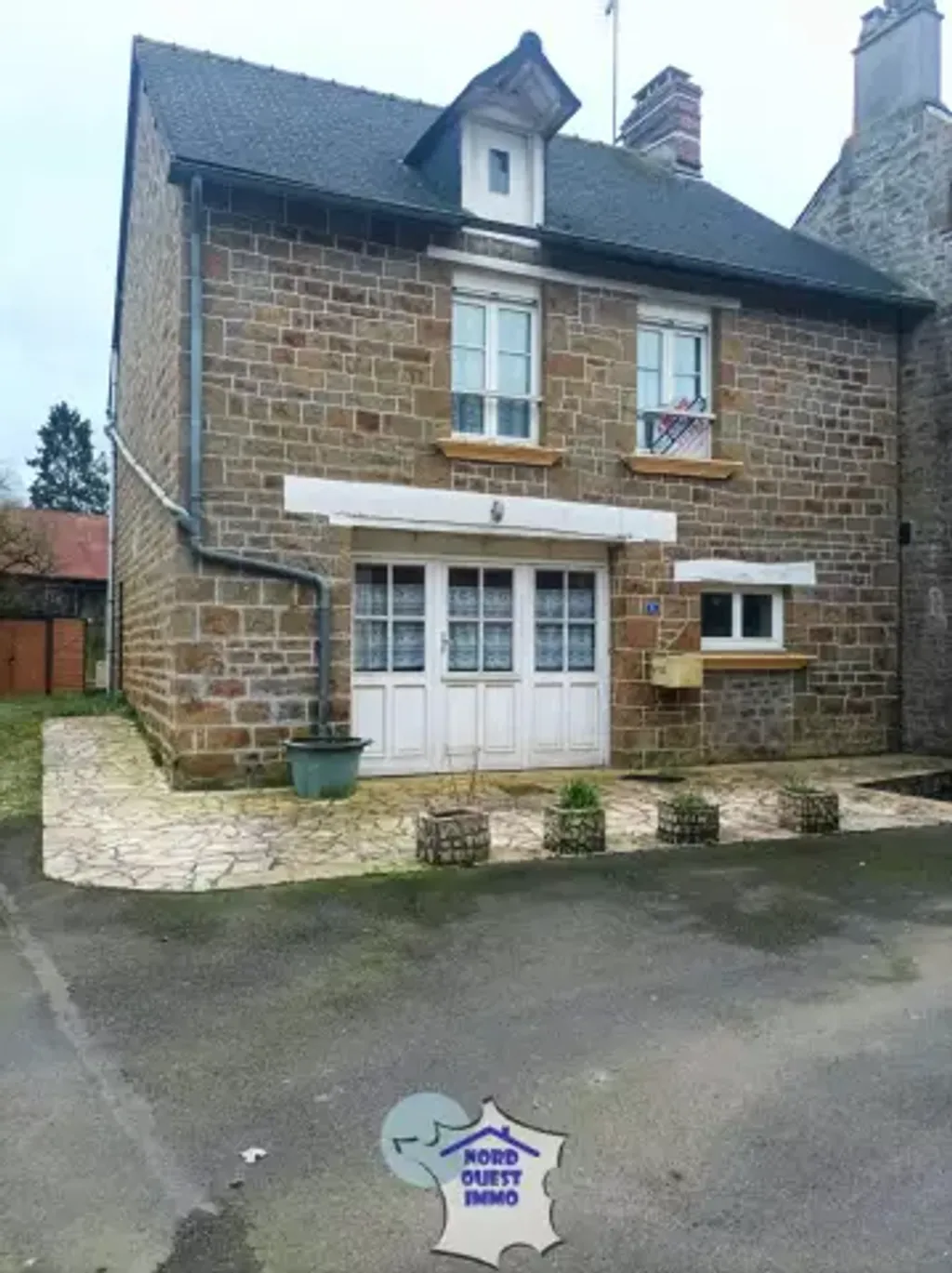 Achat maison à vendre 2 chambres 84 m² - Ceaucé