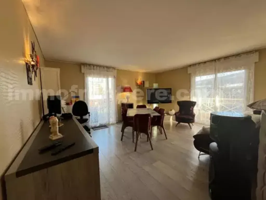 Achat appartement à vendre 5 pièces 105 m² - Gaillard