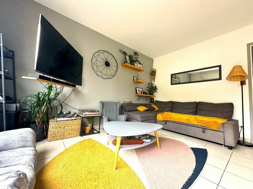 Achat maison à vendre 3 chambres 97 m² - Saint-Rogatien