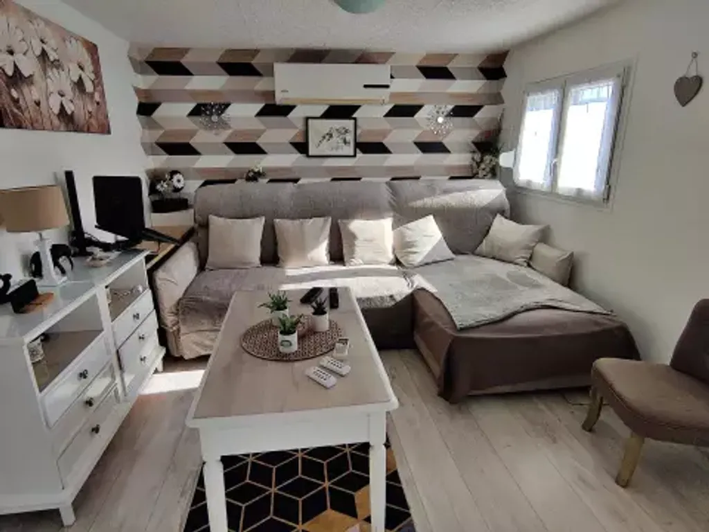 Achat maison à vendre 2 chambres 55 m² - Roquebrune-sur-Argens