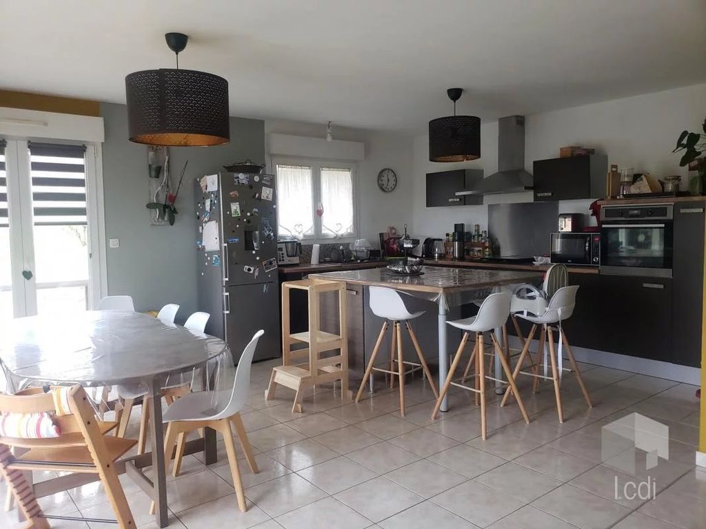 Achat maison à vendre 5 chambres 110 m² - Montigny-lès-Vesoul