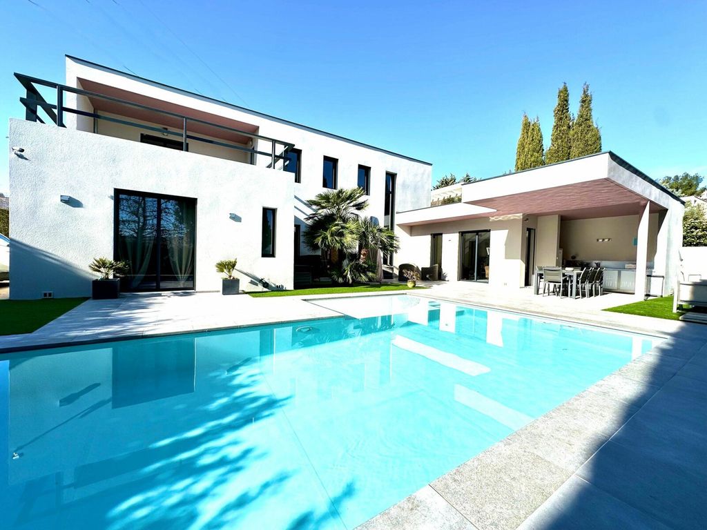 Achat maison à vendre 4 chambres 191 m² - Carnoux-en-Provence