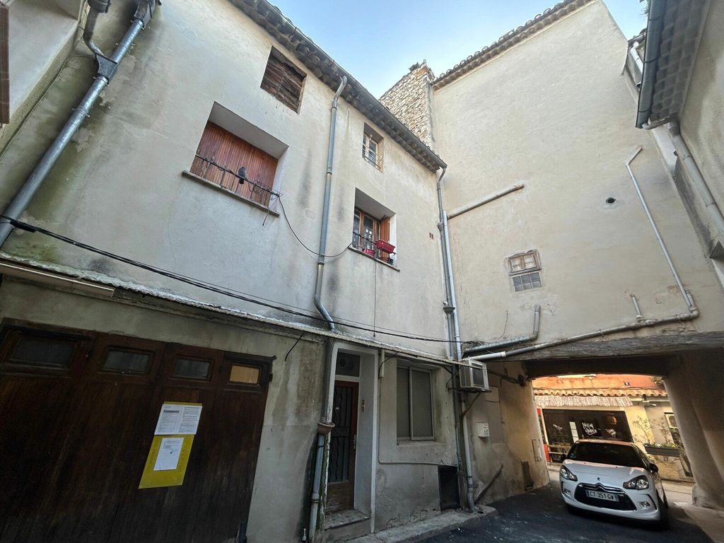 Achat maison à vendre 6 chambres 300 m² - Vaison-la-Romaine
