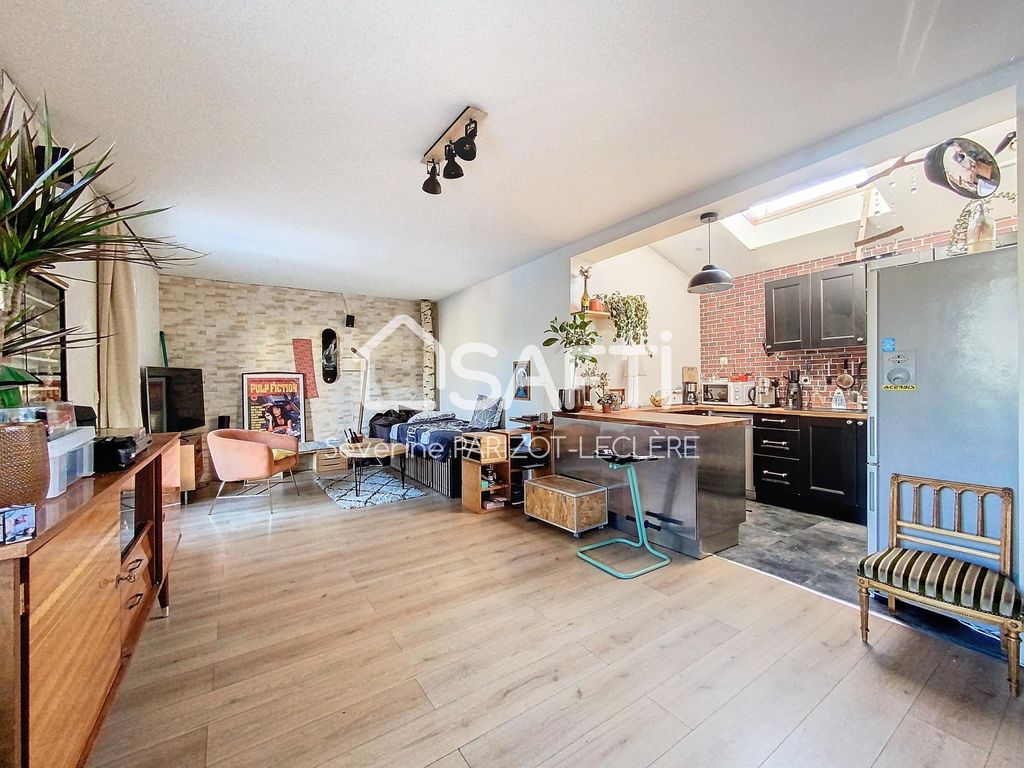 Achat maison à vendre 2 chambres 70 m² - Sucy-en-Brie