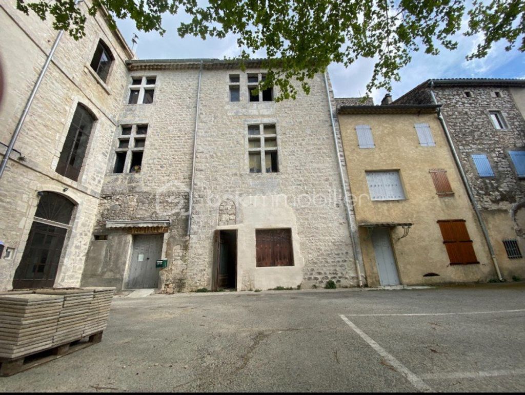 Achat maison à vendre 4 chambres 158 m² - Saint-Remèze