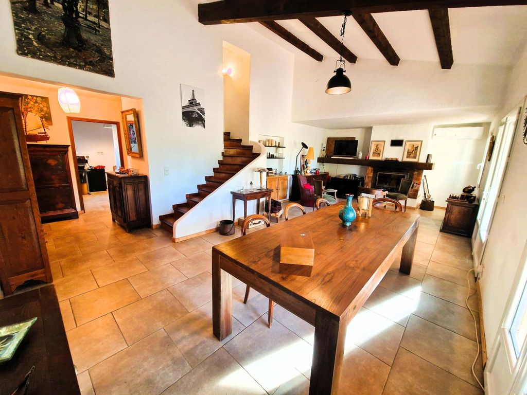 Achat maison à vendre 4 chambres 126 m² - Saint-Saturnin-lès-Apt