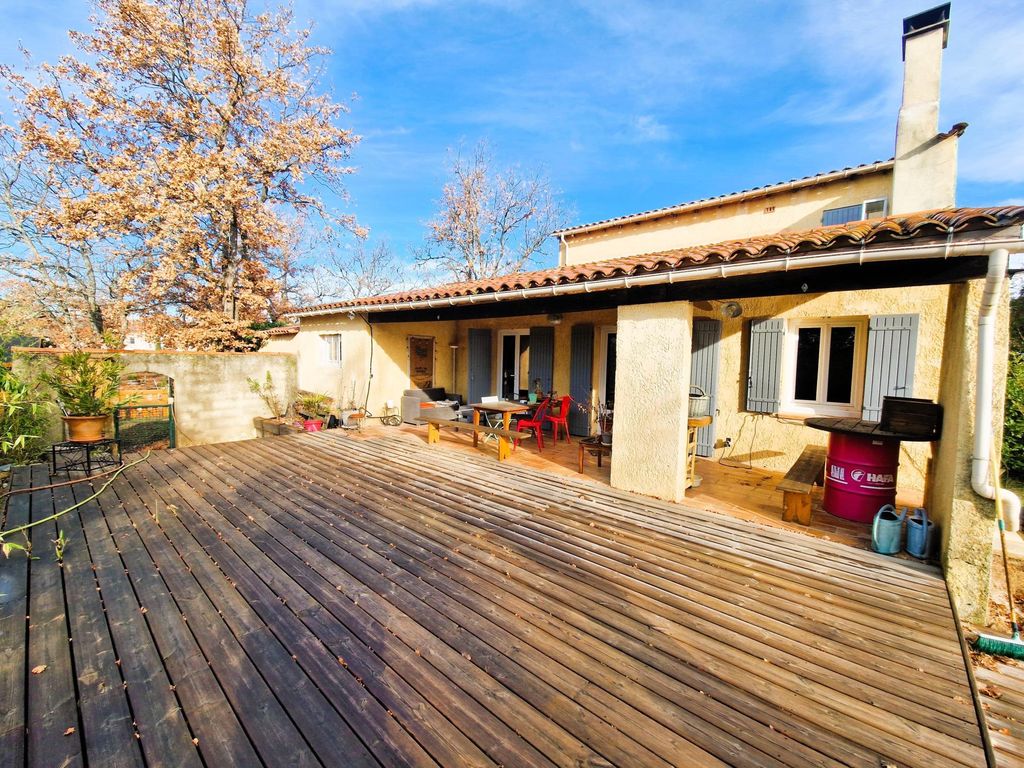 Achat maison à vendre 4 chambres 126 m² - Saint-Saturnin-lès-Apt