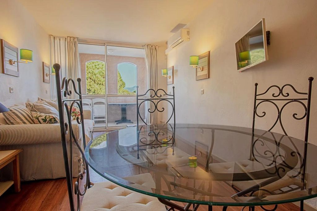Achat appartement à vendre 3 pièces 44 m² - Saint-Raphaël