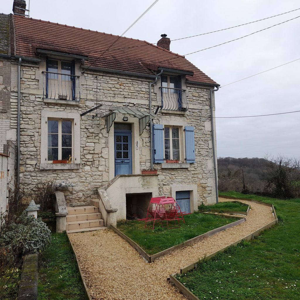 Achat maison à vendre 6 chambres 194 m² - Laon