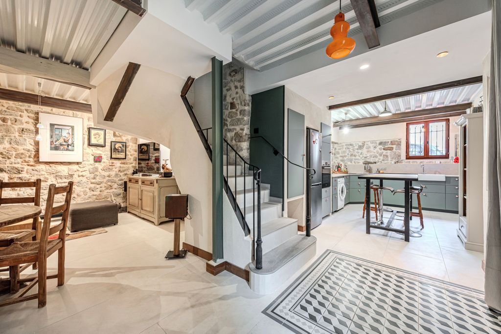 Achat maison à vendre 3 chambres 124 m² - Solliès-Ville
