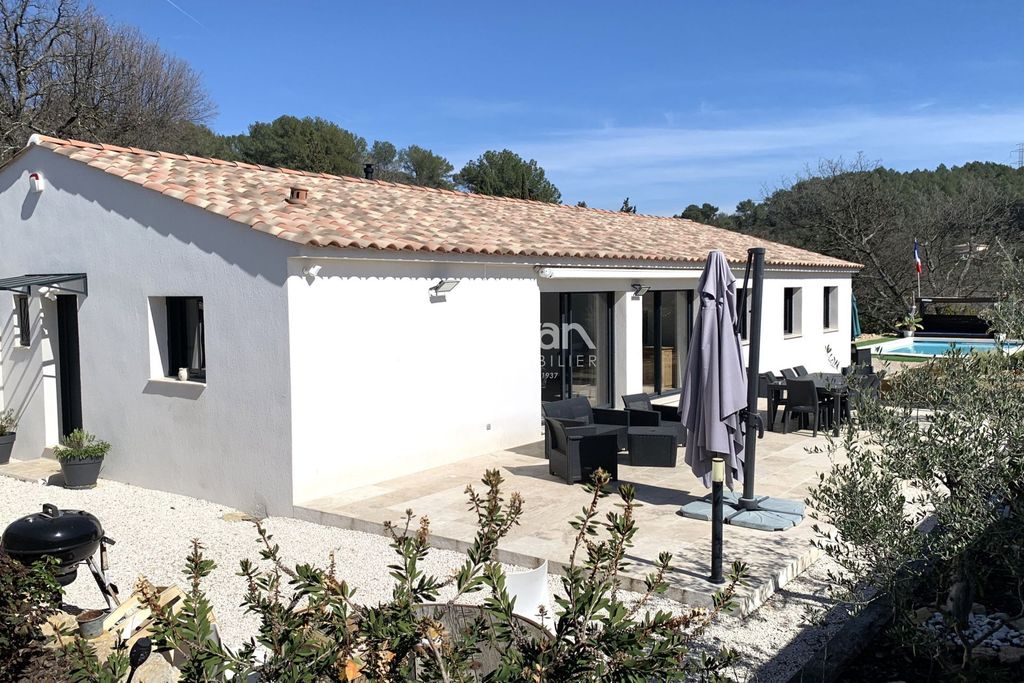 Achat maison à vendre 5 chambres 131 m² - Trans-en-Provence