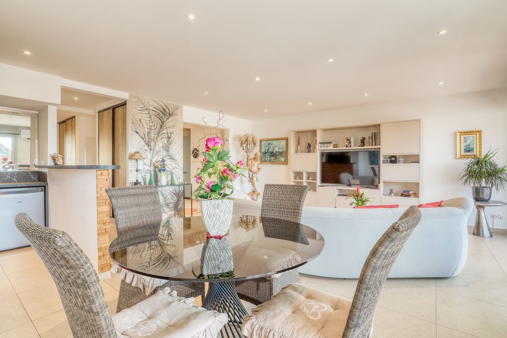 Achat appartement à vendre 4 pièces 103 m² - Cavalaire-sur-Mer