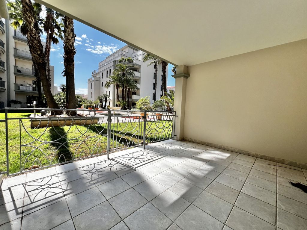 Achat appartement à vendre 3 pièces 74 m² - Hyères