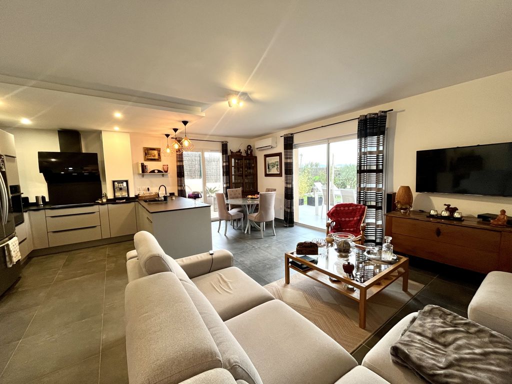 Achat maison à vendre 3 chambres 88 m² - Roquebrune-sur-Argens