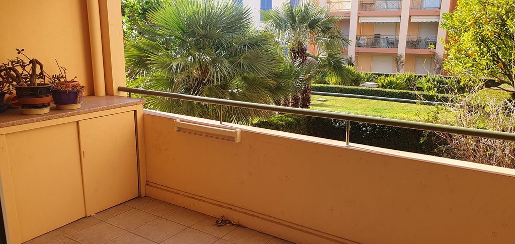 Achat appartement à vendre 4 pièces 95 m² - Sainte-Maxime