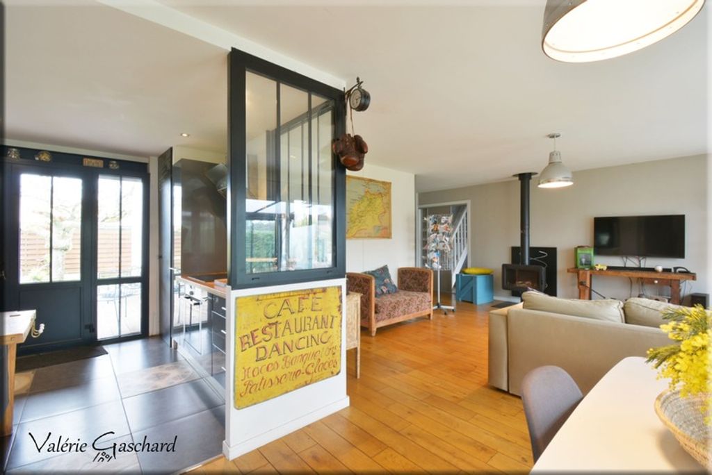 Achat maison à vendre 4 chambres 135 m² - Léognan