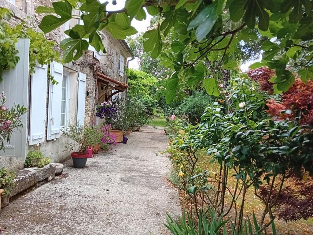 Achat maison 3 chambre(s) - Saint-Savinien