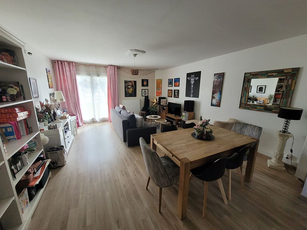 Achat appartement à vendre 4 pièces 87 m² - Montigny-le-Bretonneux