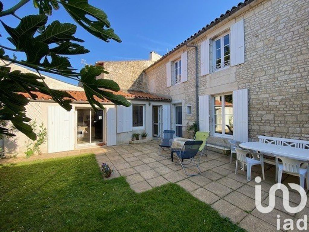 Achat maison à vendre 4 chambres 160 m² - Luçon