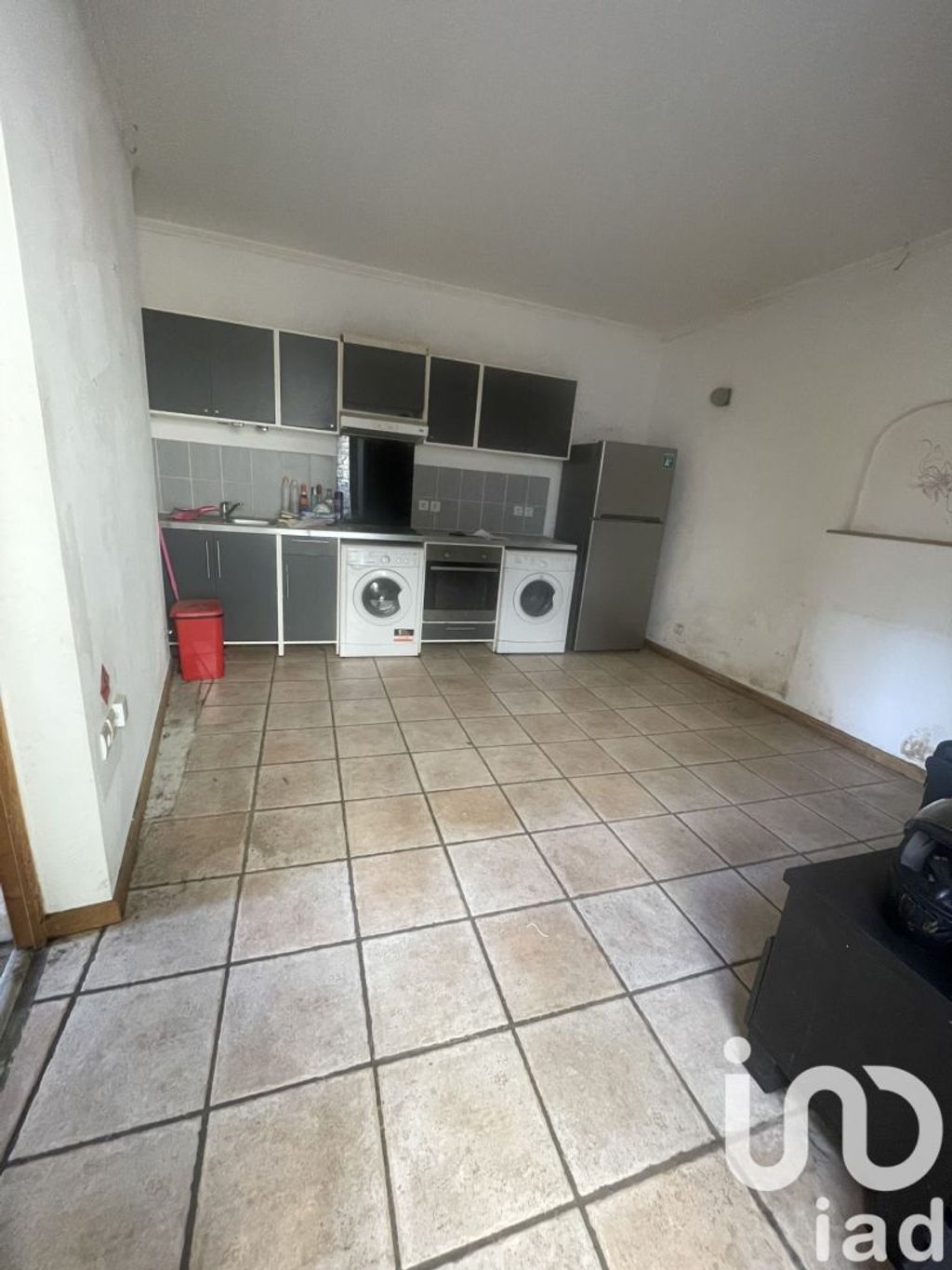 Achat appartement à vendre 2 pièces 30 m² - Lançon-Provence
