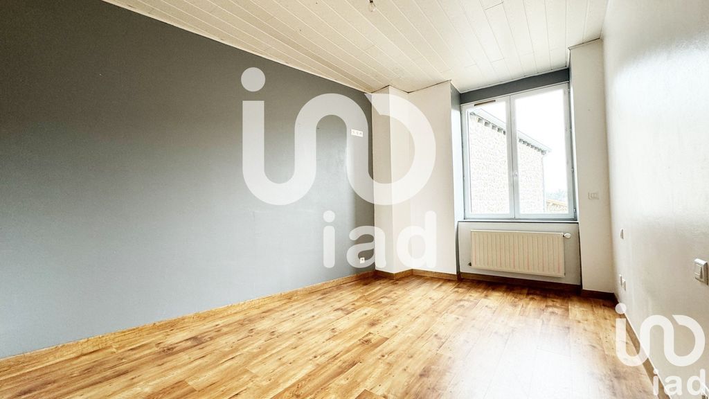 Achat maison à vendre 3 chambres 158 m² - Sainte-Sigolène