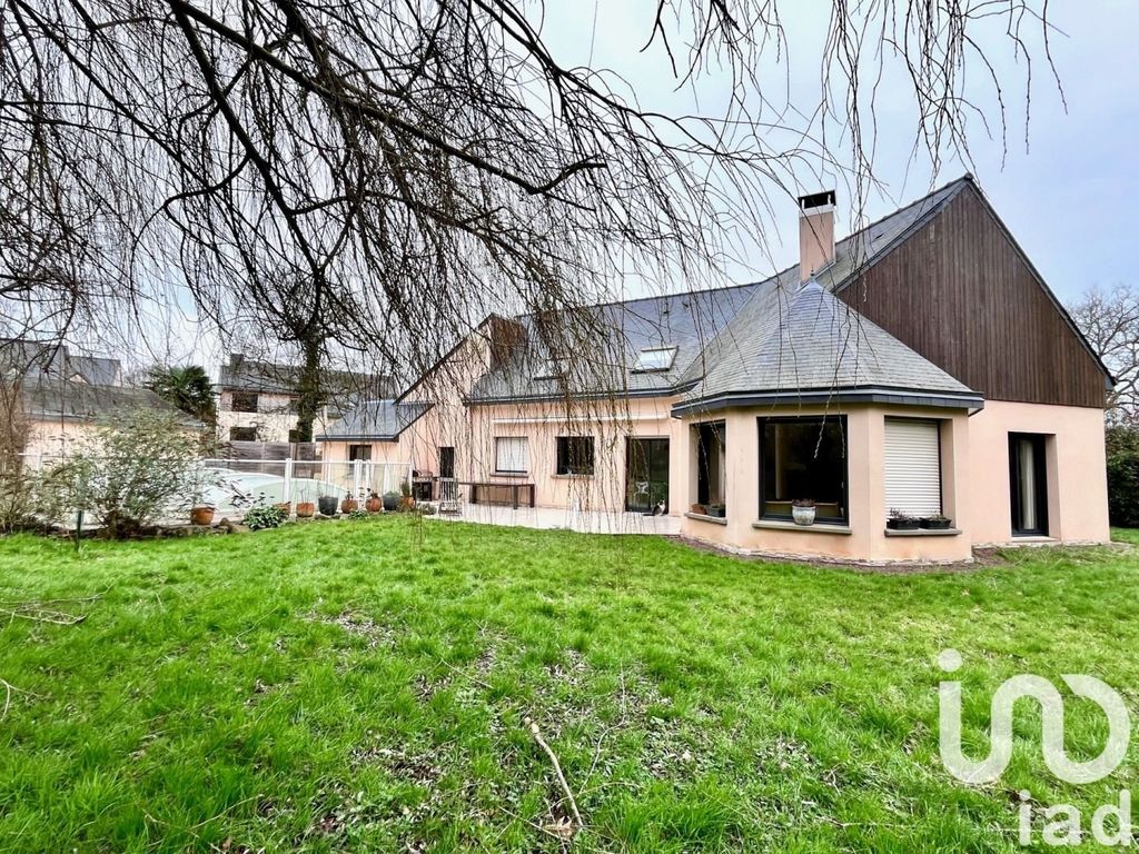 Achat maison à vendre 4 chambres 163 m² - Saint-Sulpice-la-Forêt
