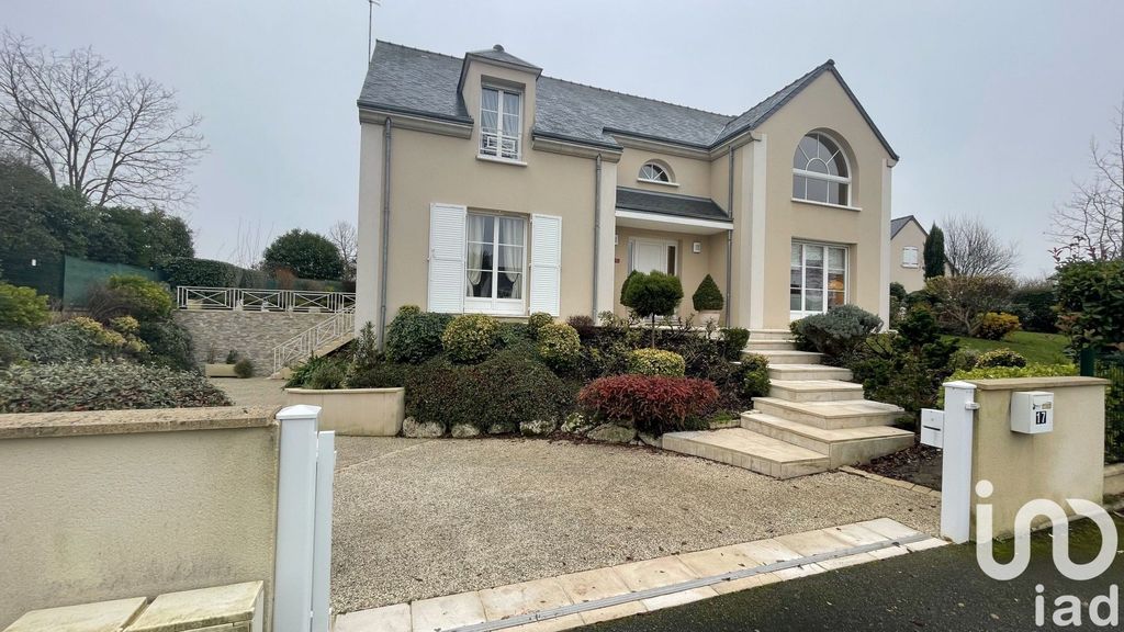 Achat maison à vendre 4 chambres 195 m² - Saint-Cyr-sur-Loire