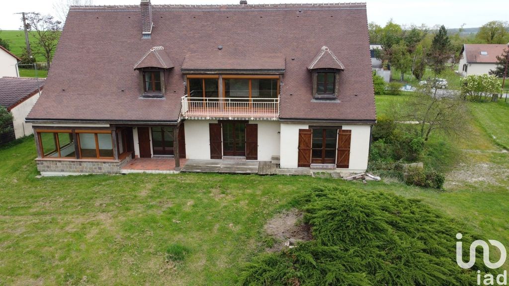 Achat maison à vendre 3 chambres 208 m² - Savigny-sur-Aisne