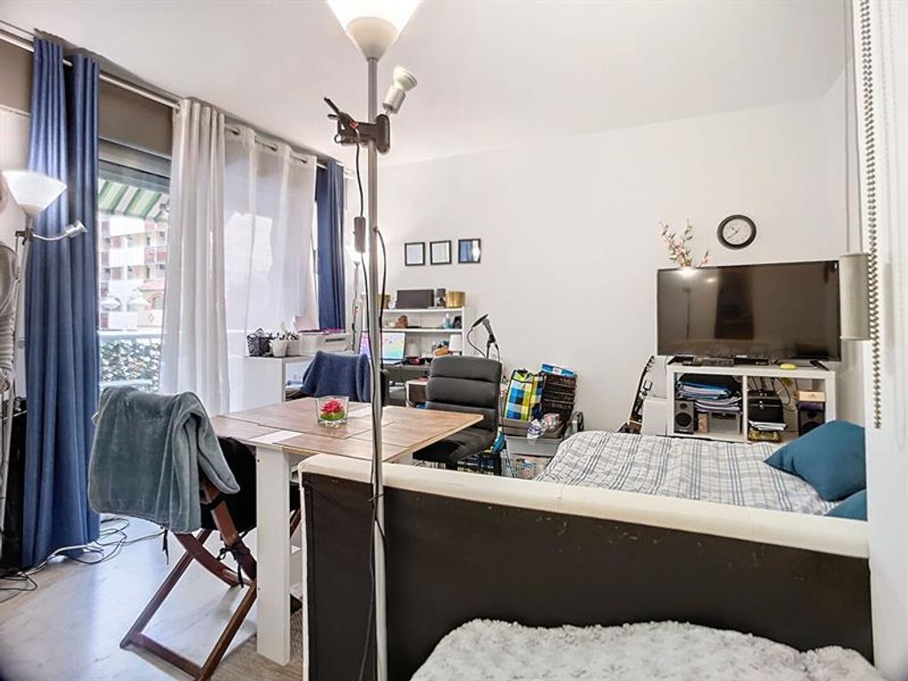 Achat studio à vendre 27 m² - Saint-Raphaël