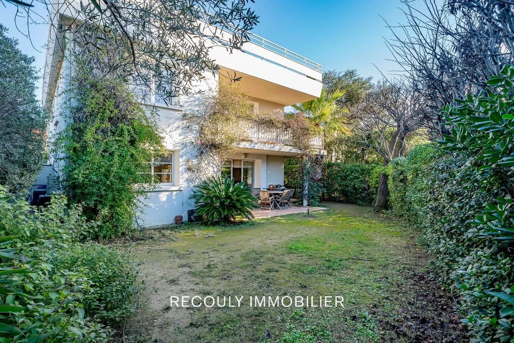 Achat maison à vendre 5 chambres 200 m² - Marseille 8ème arrondissement