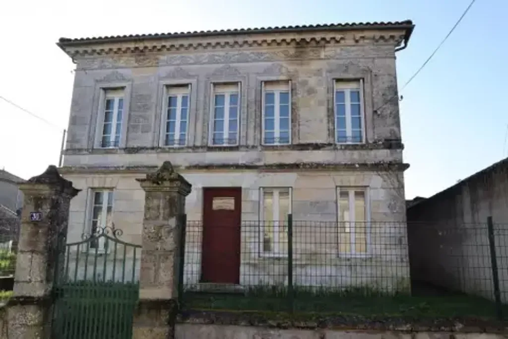 Achat maison à vendre 5 chambres 170 m² - Reignac